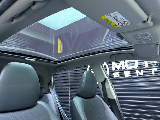 toyota-yaris-elektrisitetbensin-2013-big-29