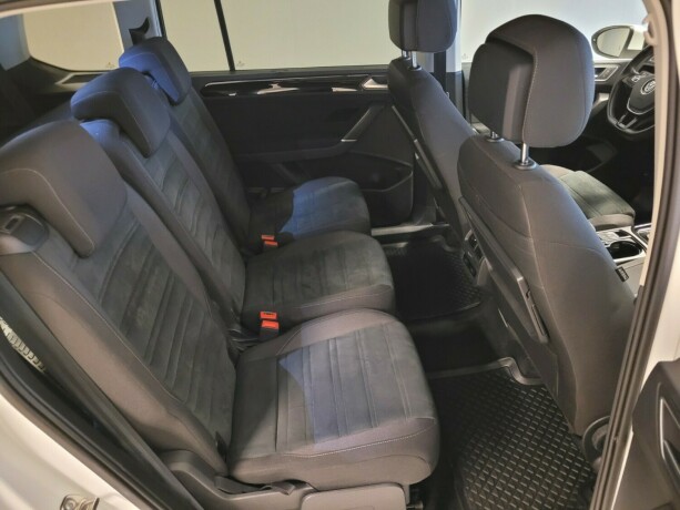 volkswagen-touran-bensin-2020-big-16