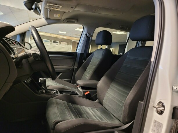 volkswagen-touran-bensin-2020-big-22