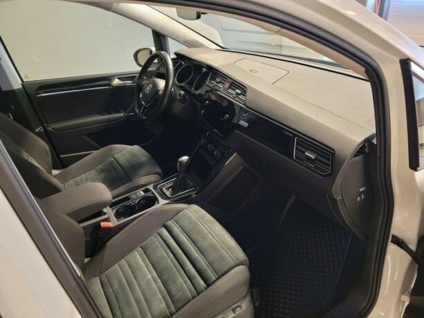 volkswagen-touran-bensin-2020-big-14