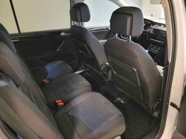 volkswagen-touran-bensin-2020-big-15
