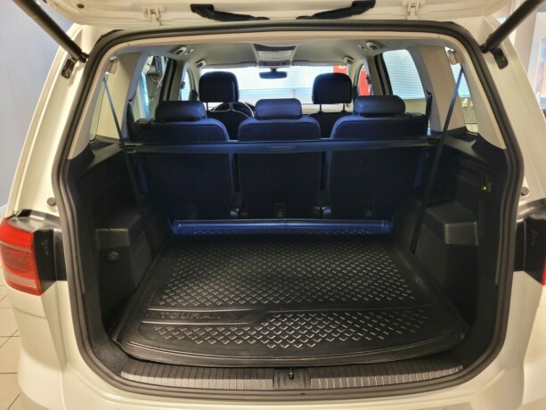 volkswagen-touran-bensin-2020-big-18