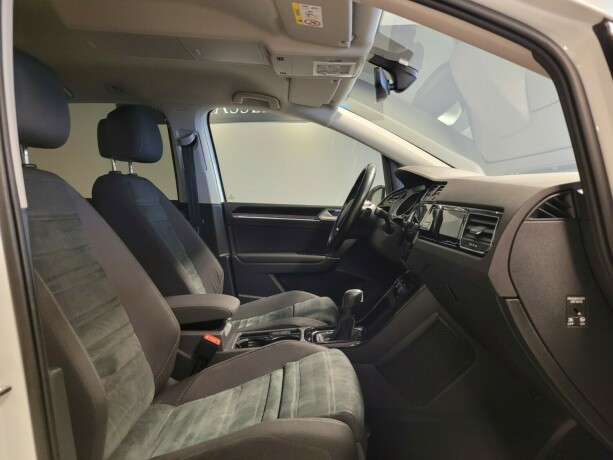 volkswagen-touran-bensin-2020-big-11