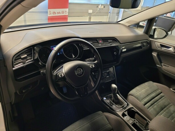 volkswagen-touran-bensin-2020-big-23
