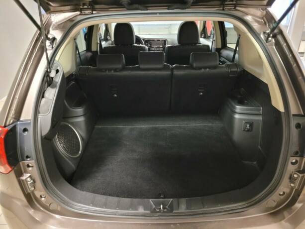 mitsubishi-outlander-elektrisitetbensin-2016-big-16