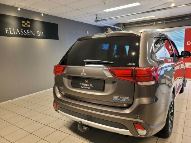 mitsubishi-outlander-elektrisitetbensin-2016-big-5