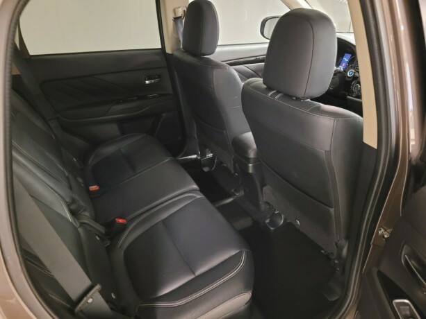 mitsubishi-outlander-elektrisitetbensin-2016-big-14