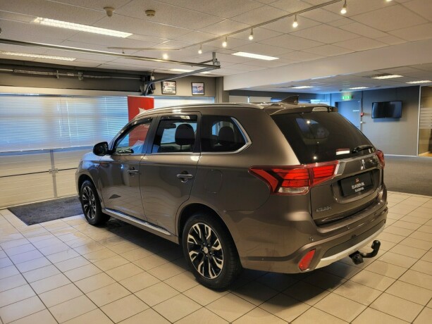 mitsubishi-outlander-elektrisitetbensin-2016-big-6