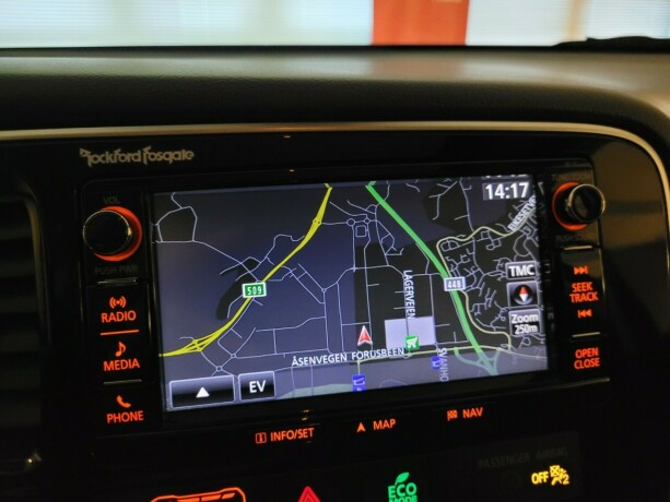 mitsubishi-outlander-elektrisitetbensin-2016-big-24