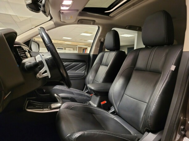 mitsubishi-outlander-elektrisitetbensin-2016-big-18