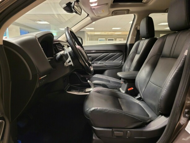 mitsubishi-outlander-elektrisitetbensin-2016-big-17