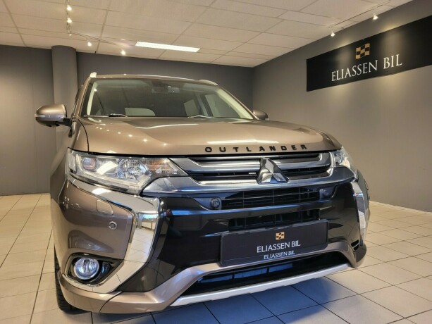 mitsubishi-outlander-elektrisitetbensin-2016-big-8