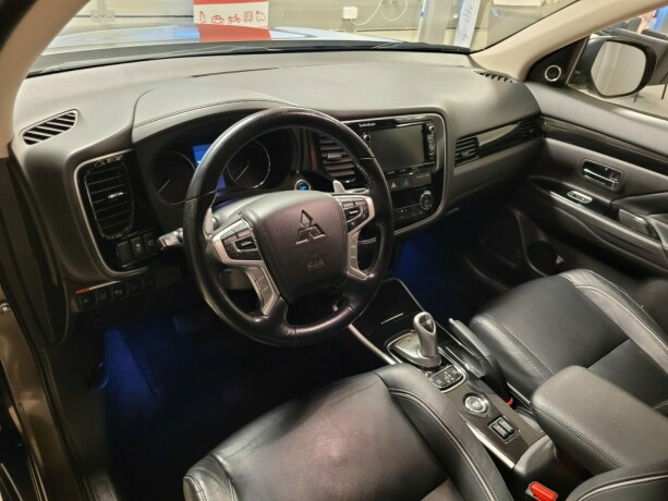 mitsubishi-outlander-elektrisitetbensin-2016-big-19