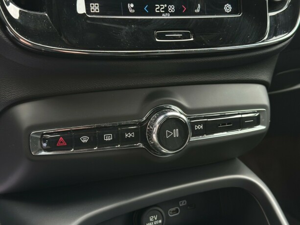 volvo-xc-40-elektrisitet-2023-big-25