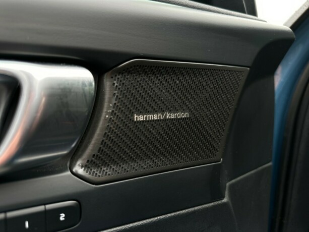 volvo-xc-40-elektrisitet-2023-big-17