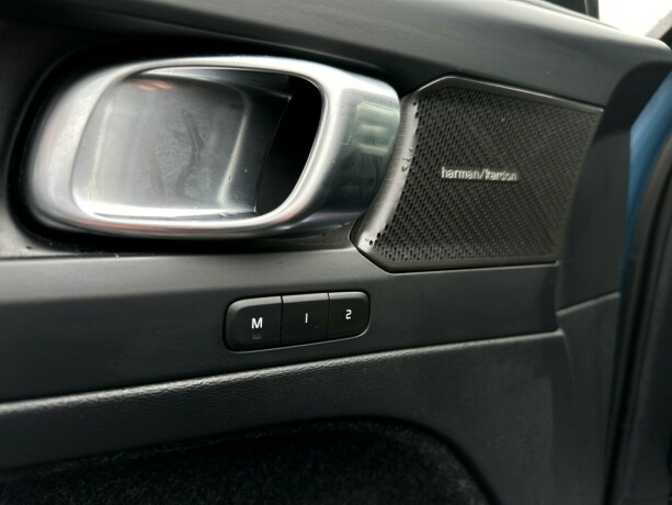 volvo-xc-40-elektrisitet-2023-big-16