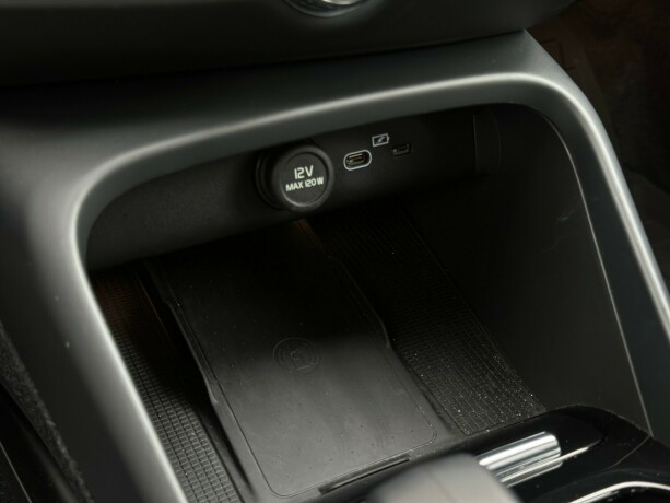 volvo-xc-40-elektrisitet-2023-big-26