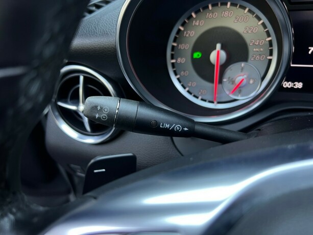 mercedes-benz-slk-bensin-2013-big-17