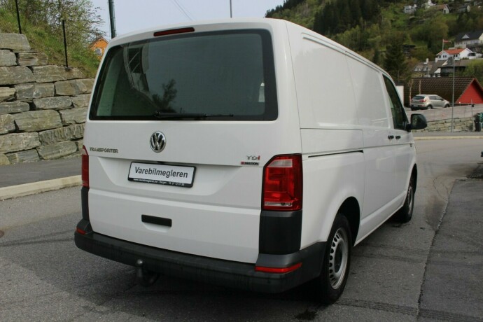 volkswagen-transporter-diesel-2017-big-4