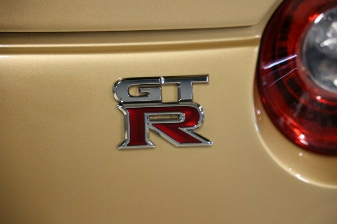 nissan-gt-r-bensin-2009-big-8