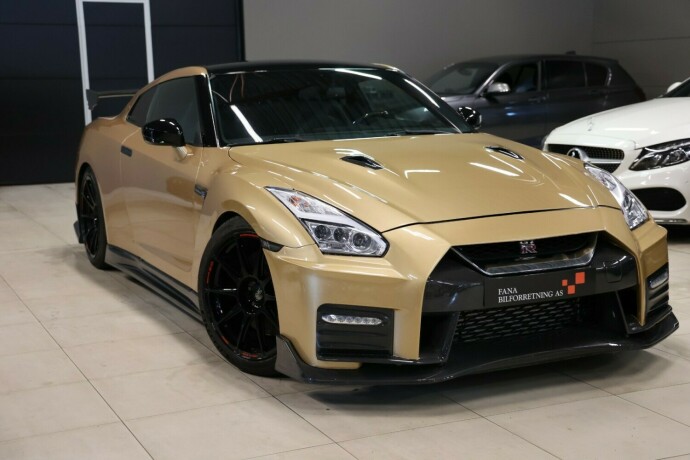nissan-gt-r-bensin-2009-big-3