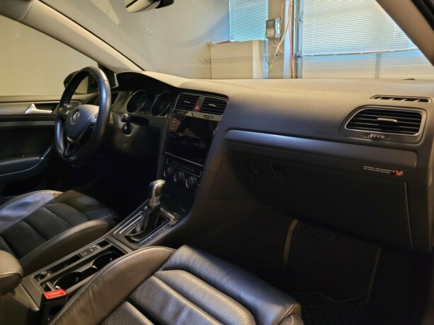volkswagen-golf-elektrisitet-2018-big-13