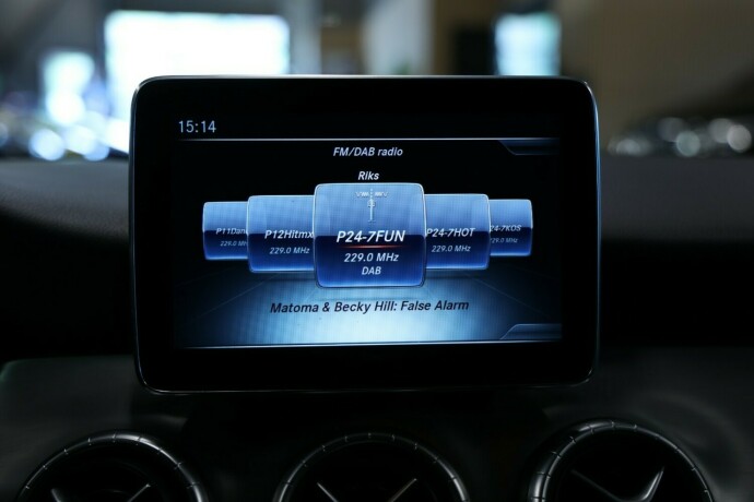 mercedes-benz-cla-bensin-2016-big-12