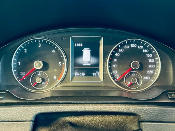 volkswagen-multivan-diesel-2015-big-17