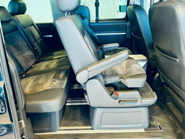 volkswagen-multivan-diesel-2015-big-10