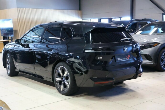 bmw-ix-xdrive-50-elektrisitet-2024-big-1