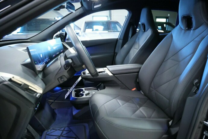 bmw-ix-xdrive-50-elektrisitet-2024-big-4