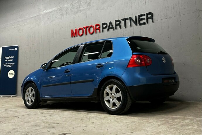 volkswagen-golf-diesel-2005-big-4