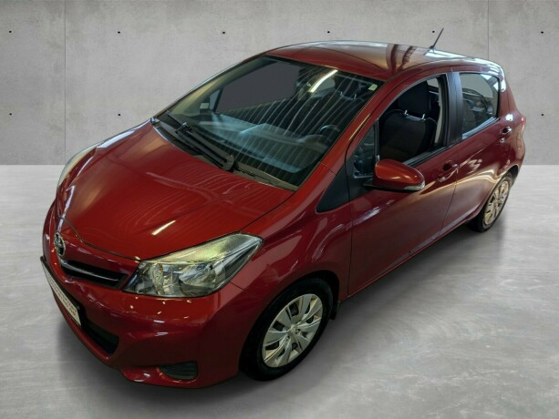 toyota-yaris-bensin-2014-big-5