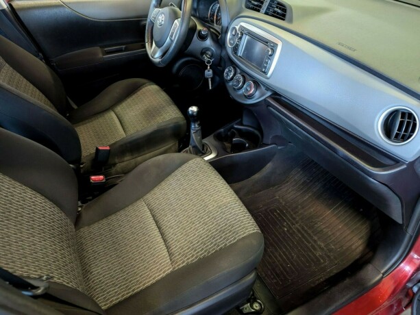 toyota-yaris-bensin-2014-big-22