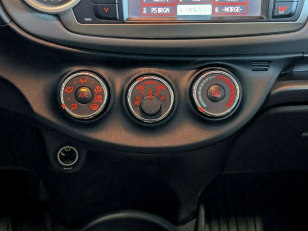 toyota-yaris-bensin-2014-big-18