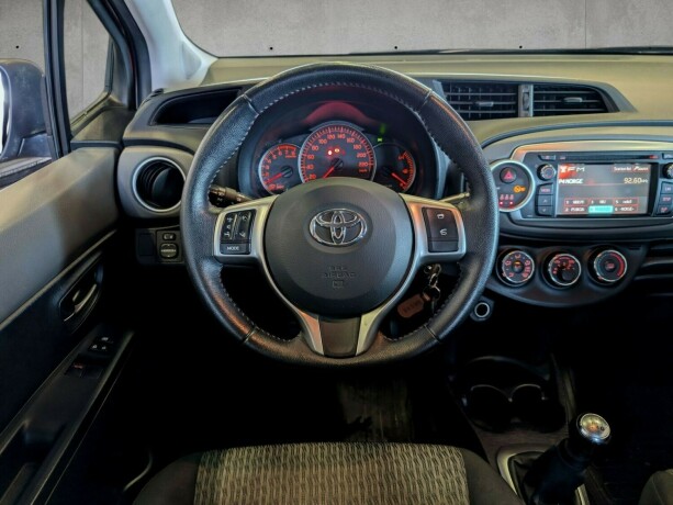 toyota-yaris-bensin-2014-big-14