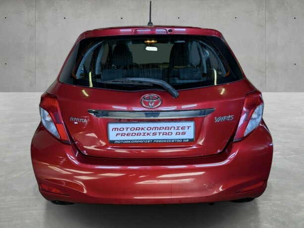 toyota-yaris-bensin-2014-big-10