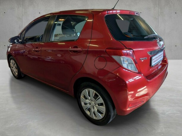 toyota-yaris-bensin-2014-big-3