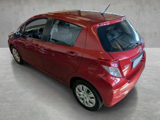 toyota-yaris-bensin-2014-big-7