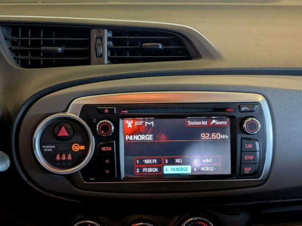 toyota-yaris-bensin-2014-big-17