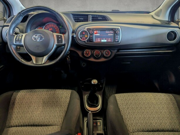 toyota-yaris-bensin-2014-big-13