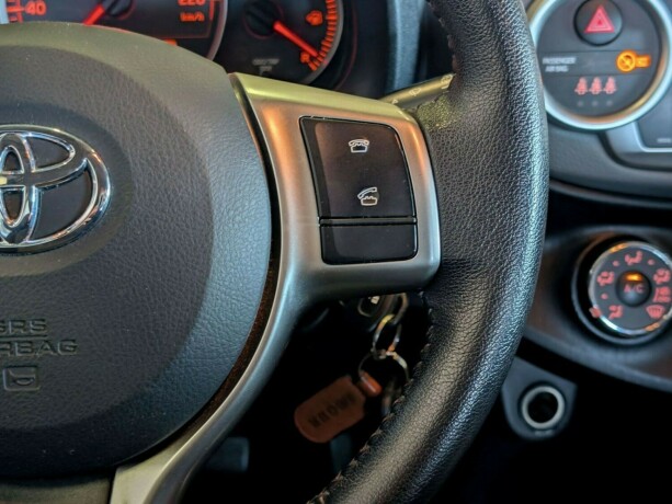toyota-yaris-bensin-2014-big-25