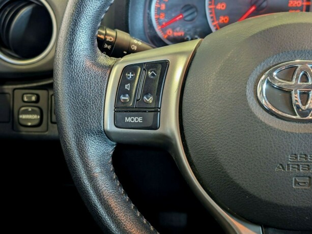 toyota-yaris-bensin-2014-big-24
