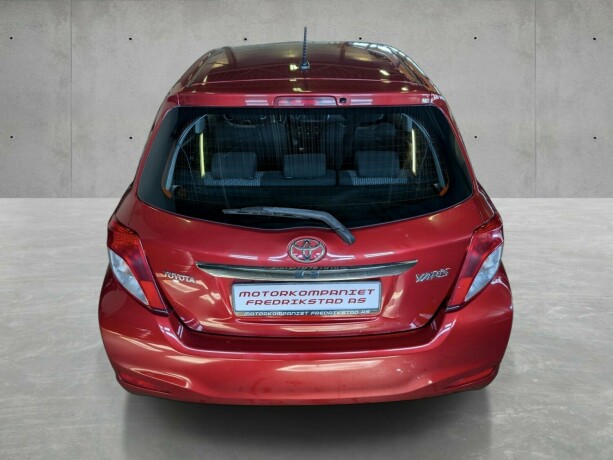 toyota-yaris-bensin-2014-big-11