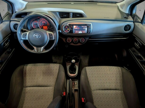 toyota-yaris-bensin-2014-big-12