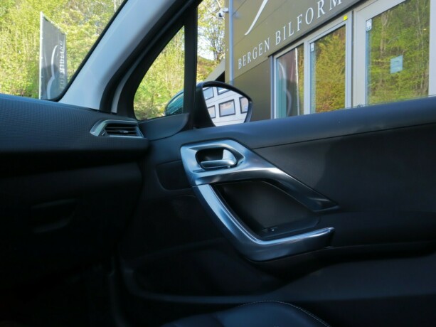 peugeot-2008-diesel-2014-big-11