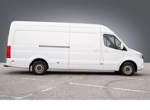 mercedes-benz-sprinter-diesel-2019-big-11
