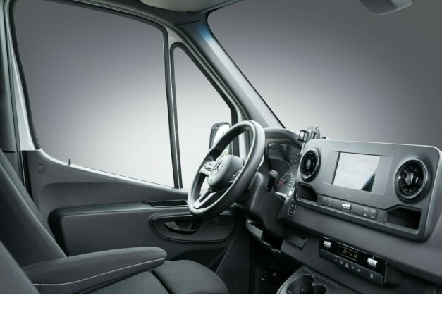 mercedes-benz-sprinter-diesel-2019-big-16