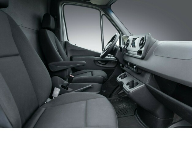 mercedes-benz-sprinter-diesel-2019-big-15