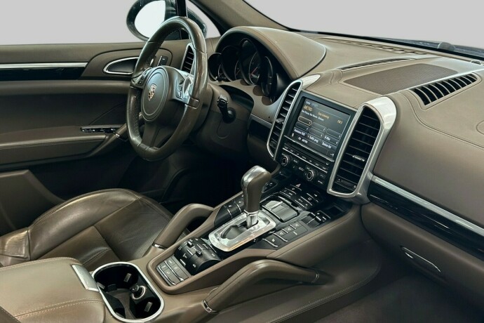 porsche-cayenne-diesel-2011-big-8